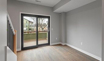 2237 Trillium Ln, Ann Arbor, MI 48104
