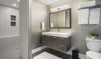 10 Roxbury Rd, Madison, WI 53704