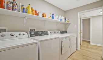 706 N CLEVELAND St, Arlington, VA 22201