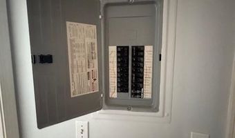 669 Metacom Ave 17, Bristol, RI 02809