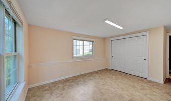 28 Mansfield Ln, Berlin, VT 05602