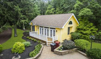 99 Holly Ln, Bayville, NJ 08721