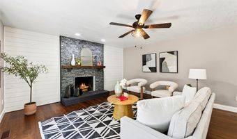1014 Bedford Ln, Ballwin, MO 63011