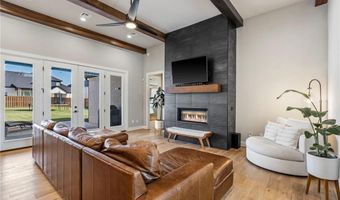 4301 S 87th Pl, Bentonville, AR 72713