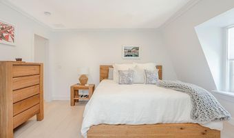 23 Catherine St, Newport, RI 02840