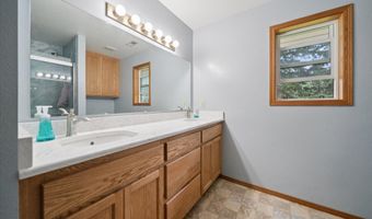 12834 EHLEN Rd, Aurora, OR 97002