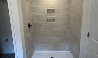 140 Hunter Ridge Dr, Boiling Springs, SC 29316