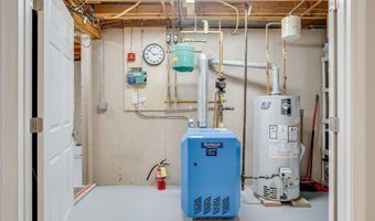 240 Bragg's Ln, Barnstable, MA 02630