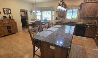 578 Hatch Rd, Cascade, ID 83611