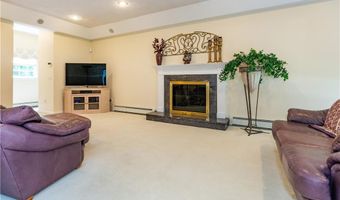 38 Mark Dr, Lincoln, RI 02865