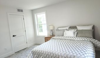 592 Kuehnle Ave, Ann Arbor, MI 48103