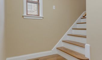 9 S Ridge Ave, Arlington Heights, IL 60005