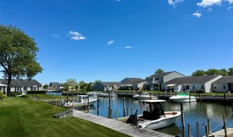 26 Harbor Rd N, Amityville, NY 11701