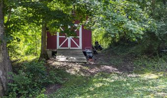 688 Saunders Hollow Rd, Barboursville, WV 25504