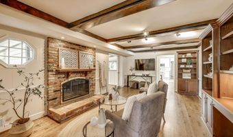 8806 FOX HILLS Trl, Potomac, MD 20854