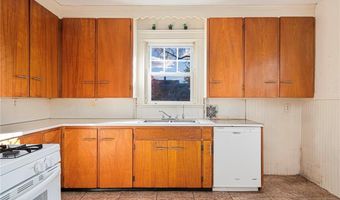 130 Wollaston St, Cranston, RI 02910