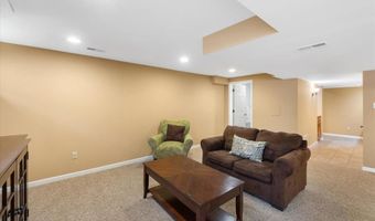 1008 Westrun Dr, Ballwin, MO 63021