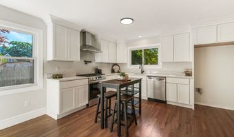 122 James St, Acushnet, MA 02743