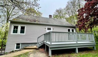 6 Maple Ln, New Fairfield, CT 06812