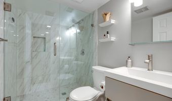 8217 CINDY Ln, Bethesda, MD 20817