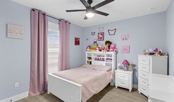 9991 Crow Ln, Adkins, TX 78101