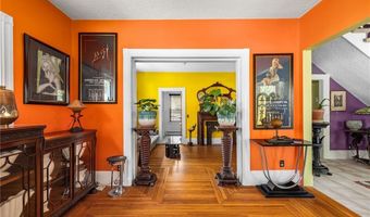 48 Wollaston St, Cranston, RI 02910