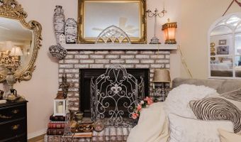 1307 River Oaks, Benton, AR 72019