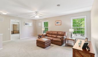 305 BUCKINGHAM Dr, Algonquin, IL 60102