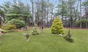 40 Spring Valley Dr, East Greenwich, RI 02818