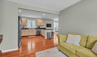 45 Pocono Ln 10, Danbury, CT 06810