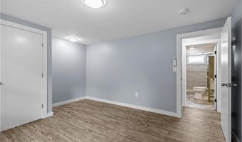 132 Maple Ave, Middletown, RI 02842
