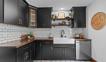 424 E BREWSTER St, Appleton, WI 54911