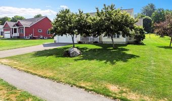 15 Fieldstone Dr, Augusta, ME 04330