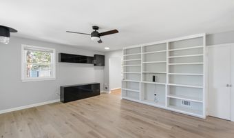 3141 CLAYBORNE Ave, Alexandria, VA 22306