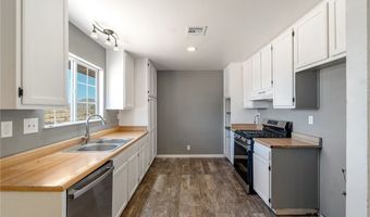 16050 Pawnee Rd, Apple Valley, CA 92307