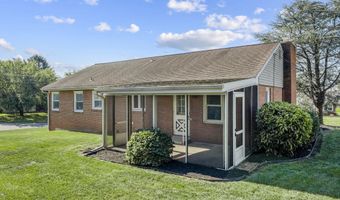 31 SPRINGCREST Dr, Akron, PA 17501