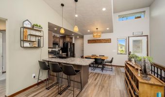 2726 E Sunburst Dr, Brandon, SD 57005