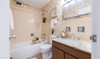 1050 Wall St 8D, Ann Arbor, MI 48105