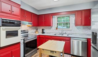 898 W Cunningham St, Alcoa, TN 37701