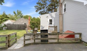34 Platt St, Bristol, RI 02809