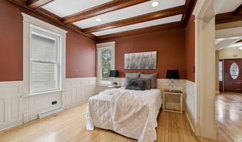 1325 N ONEIDA St, Appleton, WI 54911