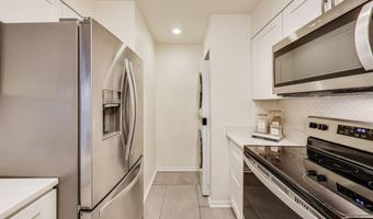 5821 INMAN PARK Cir 400, Rockville, MD 20852