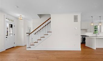 75 Bridge St, Newport, RI 02840