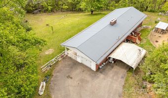 81 Amsoil Dr, Bakersville, NC 28705
