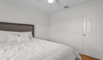2 Dogwood Dr, Cranston, RI 02921