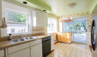 29 Dean Ave, Johnston, RI 02919