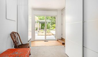 1402 Bardstown Trl, Ann Arbor, MI 48105