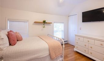 34 Shore Rd, East Providence, RI 02915