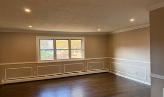 498 Oak Ave APT 28, Cheshire, CT 06410