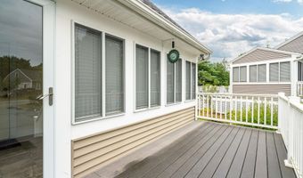 8 Chesterfield Dr, Concord, NH 03301